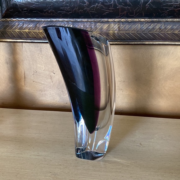 Beautiful Kosta Boda free blown glass vase - Picture 5 of 6